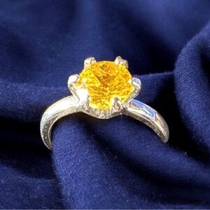 Elegant Silver Ring with Yellow Topaz Gemstone